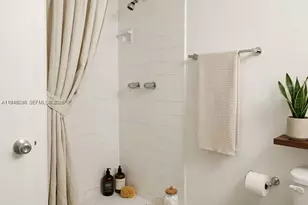 4803 NW 7th St, Miami, FL 33126 - Photo 16
