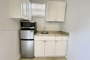 712 SW 5th Ct, Hallandale Beach, FL 33009 - Photo 2