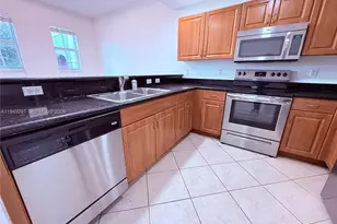 11202 NW 83 St, Doral, FL 33178 - Photo 12
