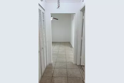 1802 Waterview Cir #1802, Palm Springs, FL 33461 - Photo 16
