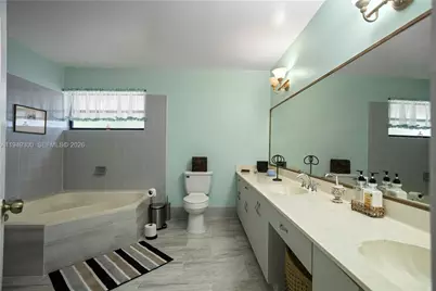 15824 Cotswold Ct, Davie, FL 33331 - Photo 14