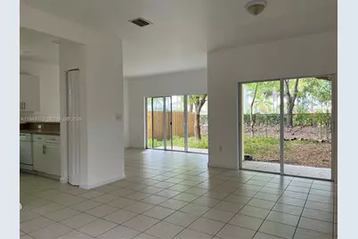 3334 NE 3rd Dr, Homestead, FL 33033 - Photo 2