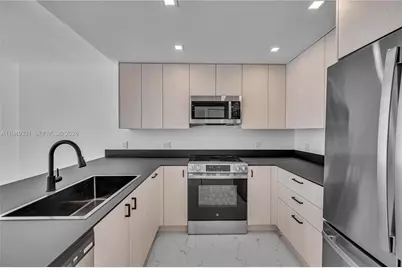 345 Ocean Dr #508, Miami Beach, FL 33139 - Photo 6