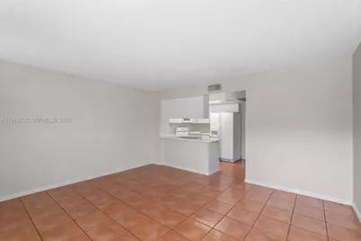2178 W 60th St #18111, Hialeah, FL 33016 - Photo 4