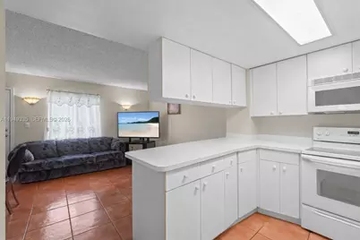 2178 W 60th St #18111, Hialeah, FL 33016 - Photo 2