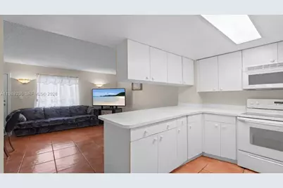 2178 W 60th St #18111, Hialeah, FL 33016 - Photo 2