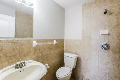 240 N 69th Way, Hollywood, FL 33024 - Photo 16