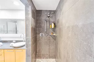 3801 Collins Ave, Miami Beach, FL 33140 - Photo 30