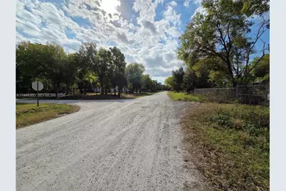 940 N Deer St, Clewiston, FL 33440 - Photo 2