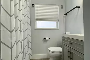 2508 Bay Dr, Pompano Beach, FL 33062 - Photo 14