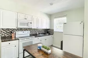 1130 NE 111th St, Biscayne Park, FL 33161 - Photo 14