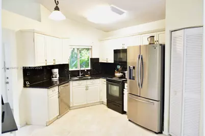 131 SW 178th Way, Pembroke Pines, FL 33029 - Photo 6