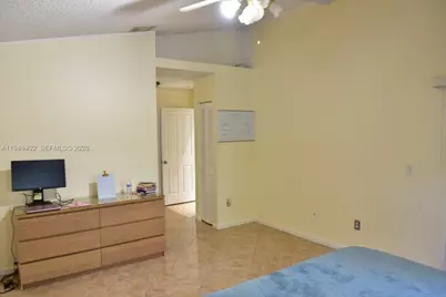 131 SW 178th Way, Pembroke Pines, FL 33029 - Photo 16