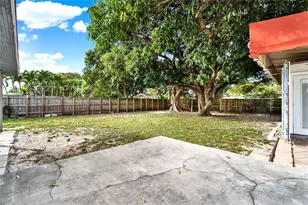 463 E 61st St, Hialeah, FL 33013 - Photo 18
