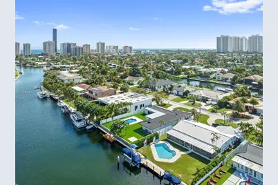 430 Tamarind Dr, Hallandale Beach, FL 33009 - Photo 8