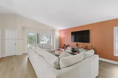 8615 Bridle Path Ct, Davie, FL 33328 - Photo 18