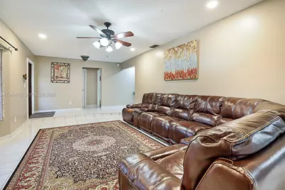 2210 NW 91st Ter, Pembroke Pines, FL 33024 - Photo 6