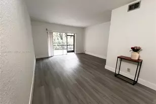 9156 NW 40th St, Coral Springs, FL 33065 - Photo 2