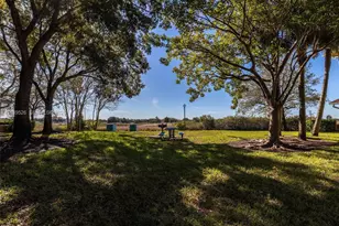 11700 SW 2nd St, Pembroke Pines, FL 33025 - Photo 30