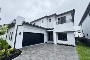 19670 NE 14th Ct, Miami, FL 33179 - Photo 2