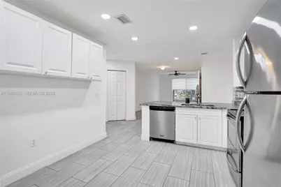 4183 Crystal Lake Dr, Deerfield Beach, FL 33064 - Photo 12