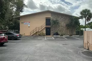 206 NE 3rd St, Hallandale Beach, FL 33009 - Photo 2