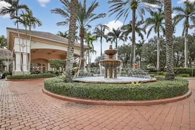2216 NW 72nd Ter, Pembroke Pines, FL 33024 - Photo 2