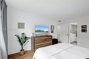 401 Golden Isles Dr, Hallandale Beach, FL 33009 - Photo 24