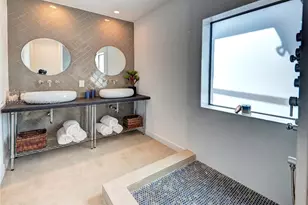 818 NW 47th St, Miami, FL 33127 - Photo 22