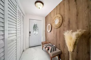 810 NW 21st Ct, Miami, FL 33125 - Photo 10