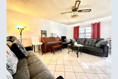 371 Burgundy H #H, Delray Beach, FL 33484 - Photo 2