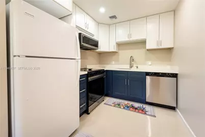 13250 SW 7th Ct #412L, Pembroke Pines, FL 33027 - Photo 10