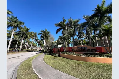 1660 SE 29th St #101, Homestead, FL 33035 - Photo 2