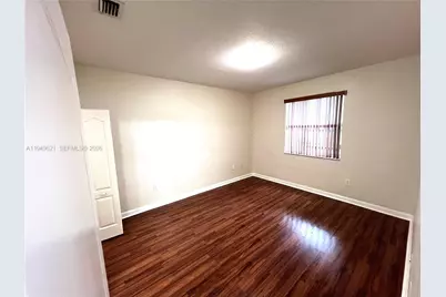 1660 SE 29th St #101, Homestead, FL 33035 - Photo 8