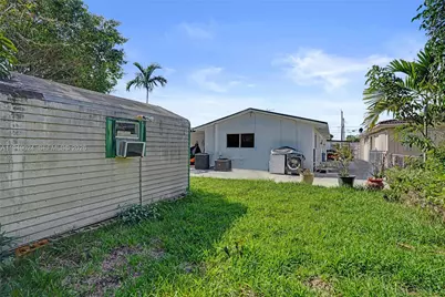 901 NW 34th Ave, Miami, FL 33125 - Photo 14