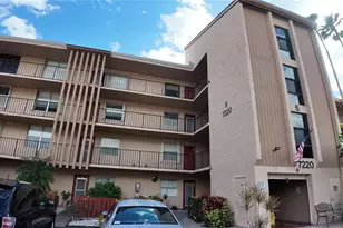 7220 Lake Cir Dr, Margate, FL 33063 - Photo 20