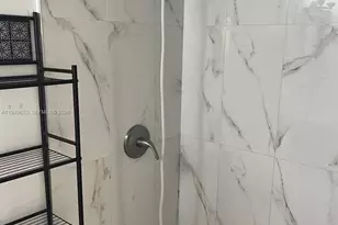 5580 W 26th Ct, Hialeah, FL 33016 - Photo 4