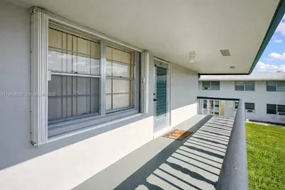 264 Norwich K, West Palm Beach, FL 33417 - Photo 2