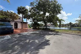 7216 Jacaranda Ln, Miami Lakes, FL 33014 - Photo 2