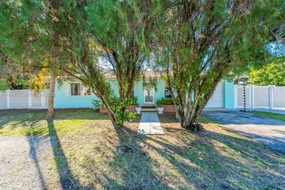 2320 Funston St, Hollywood, FL 33020 - Photo 2