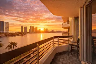 3600 Mystic Pointe Dr, Aventura, FL 33180 - Photo 4