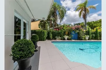 2075 S Hibiscus Dr, North Miami, FL 33181 - Photo 1