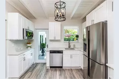 2075 S Hibiscus Dr, North Miami, FL 33181 - Photo 8
