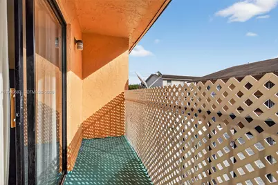 2224 W 53rd Pl #2224, Hialeah, FL 33016 - Photo 20