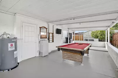 730 N 72nd Way, Hollywood, FL 33024 - Photo 8