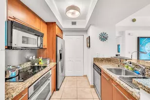 110 Washington Ave, Miami Beach, FL 33139 - Photo 8