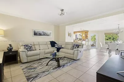 7935 NW 162nd St, Miami Lakes, FL 33016 - Photo 8