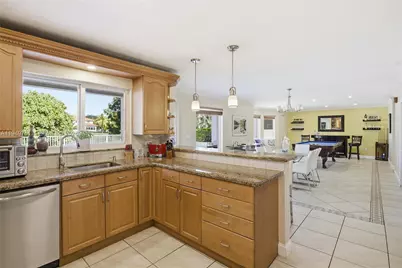 7935 NW 162nd St, Miami Lakes, FL 33016 - Photo 6