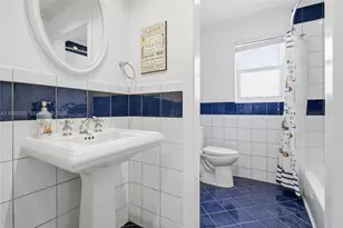 7935 NW 162nd St, Miami Lakes, FL 33016 - Photo 20