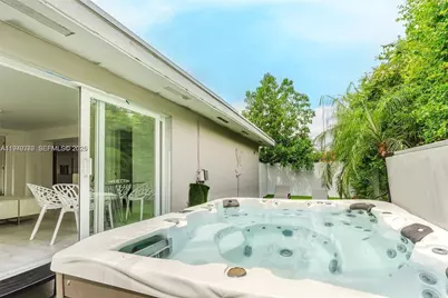806 NE 6th St, Hallandale Beach, FL 33009 - Photo 24